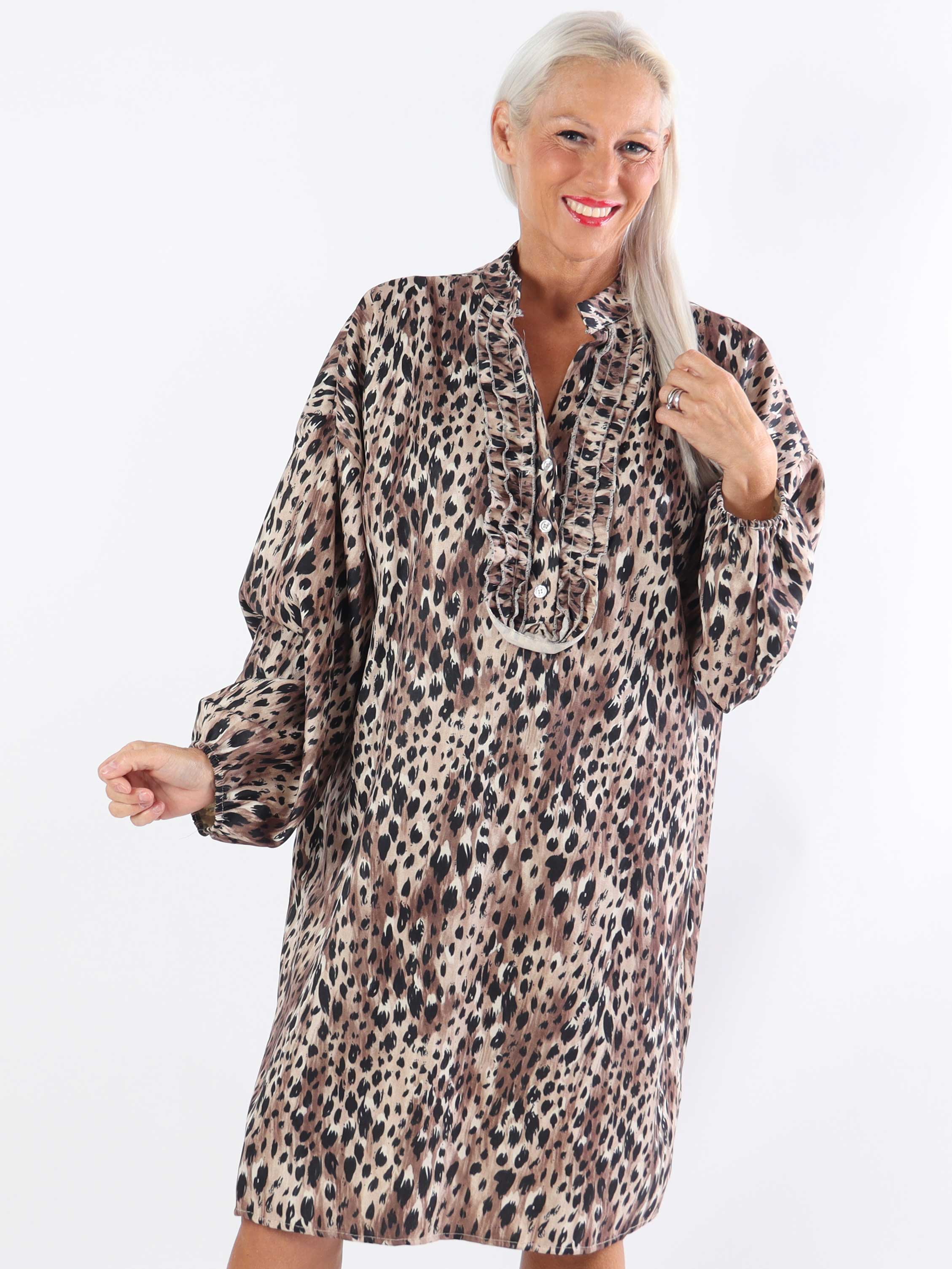 Cassia Animal - Plus size tunikakjole med flæser ved brystet